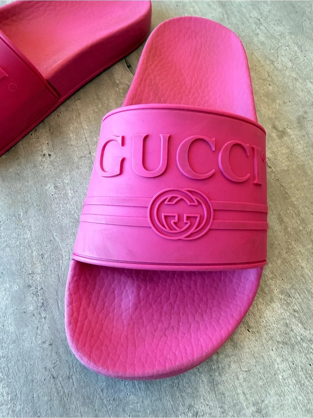 Gucci Hot Pink Rubber Logo Slide Sandals EU 35